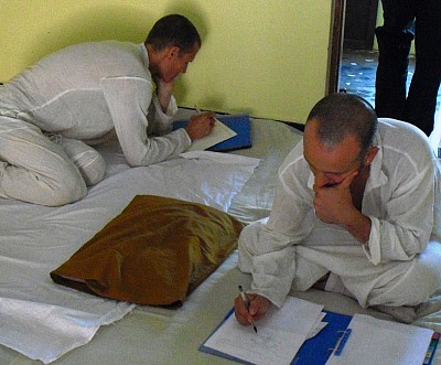 Zen Shiatsu Level 3 - after an exercise of Hara diagnosis, students write down their findings and analyze the information according to TCM theory and principles. (Integrated Course in Arambol, Goa, south India)